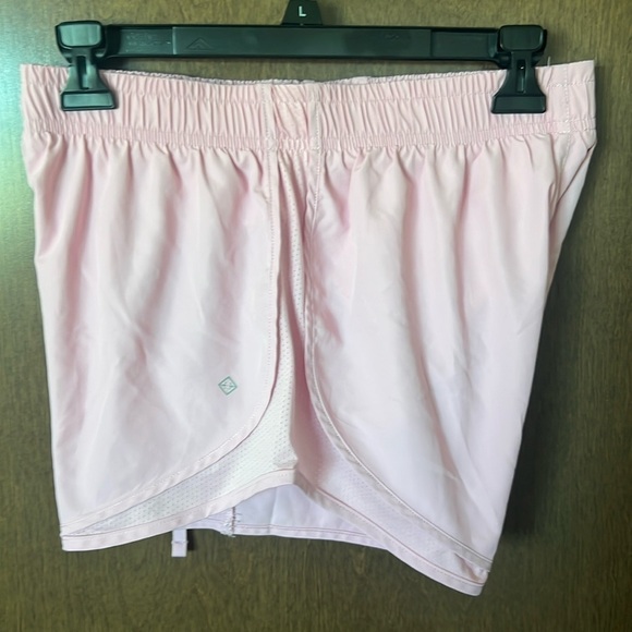 Antonio Melani Light Pink Core Athletic Shorts, Sz. S, 3” inseam, Like New! - Picture 4 of 11